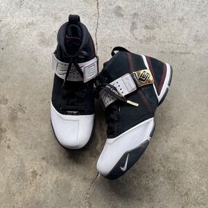 Nike Zoom Lebron 5 Fearless 317253-011 size 13 Positive Technology